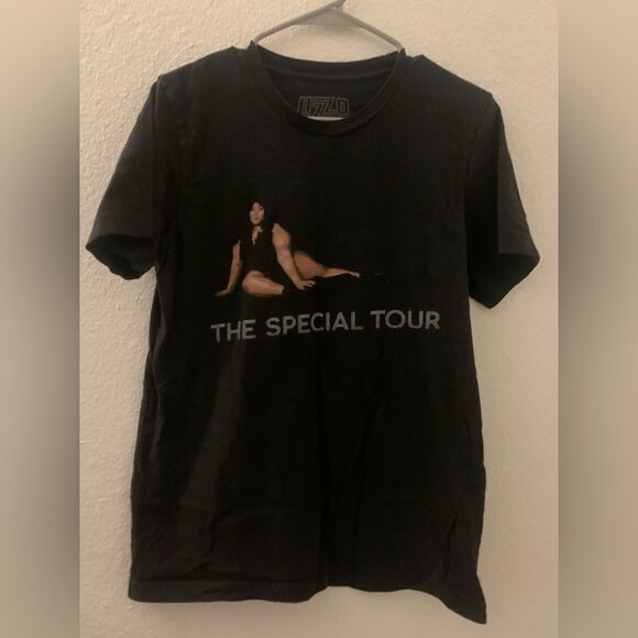 Lizzo Special Tour T Shirt - Picture 1 of 2